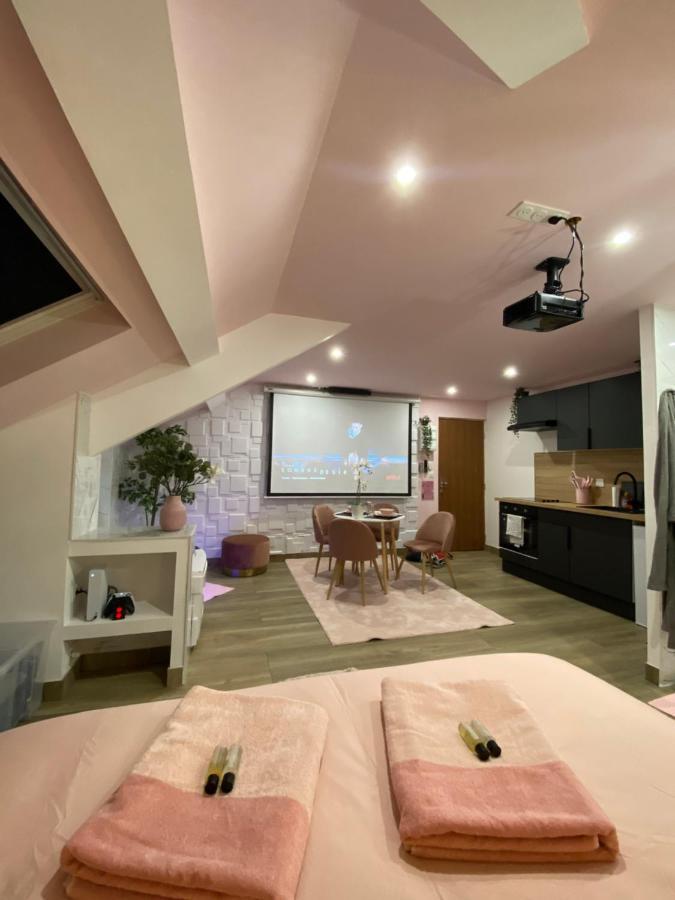 Capsule Color Deluxe Balneo I Ecran Home Cinema I Console De Jeux Trith-Saint-Leger エクステリア 写真